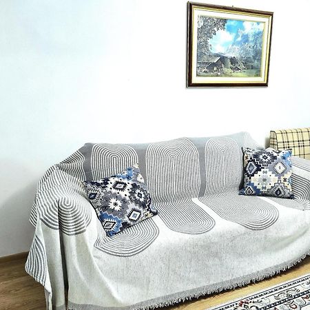 Двухкомнатная "Аэропорт Астана" Apartment Exterior photo