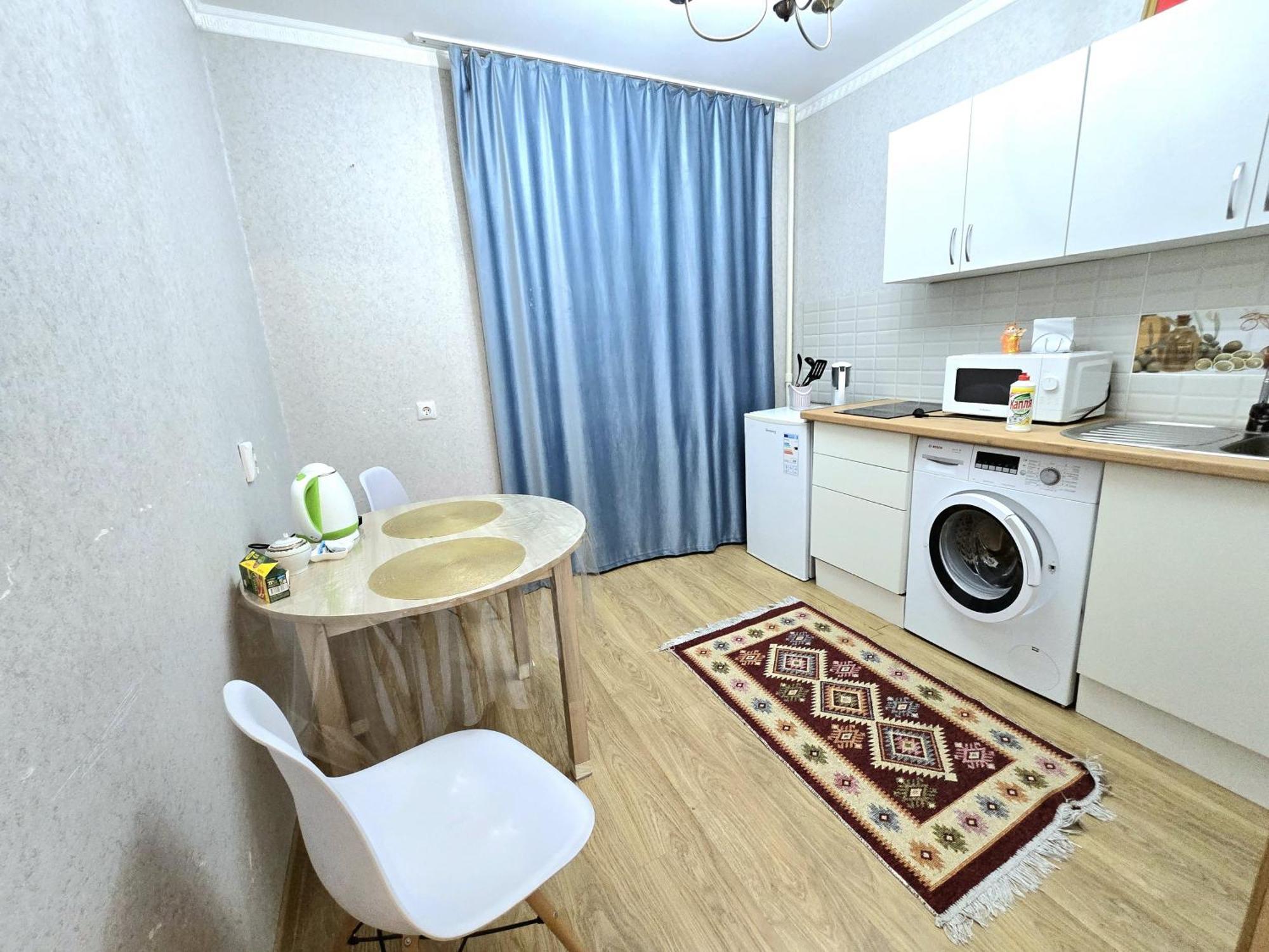 Двухкомнатная "Аэропорт Астана" Apartment Exterior photo
